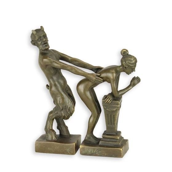 Satir si femeia  - statueta erotica din bronz pe soclu din marmura