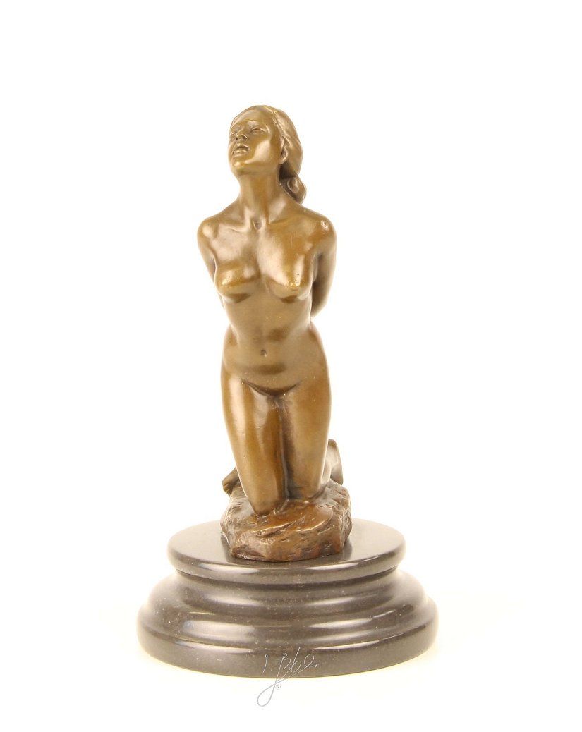 Nud ingenunchiat  - statueta erotica din bronz pe soclu din marmura