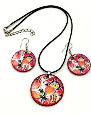 Set colier si cercei lemn cu motiv floral folk rosu alb negru - 2624