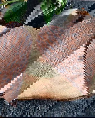 Cercei din cupru texturat si oxidat, cu tija din argint, inimi supradimensionate