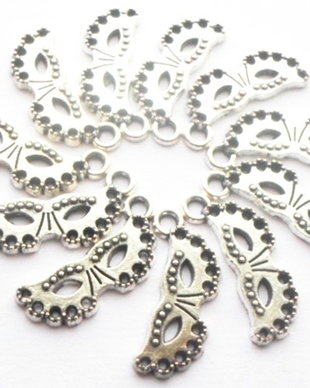 Charm metalic masca de carnaval argintiu