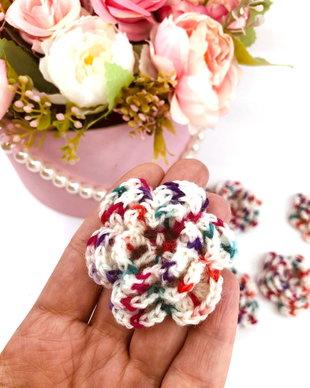 Floricele crosetate manual