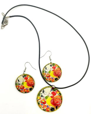 Set colier si cercei lemn cu motiv folk -  flori si cocos - 2648