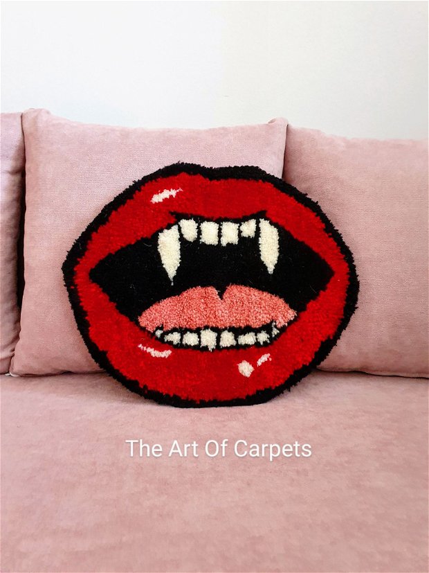 Carpeta decorativa - Buze rosii si dinti de vampir