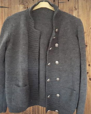 Cardigan barbatesc