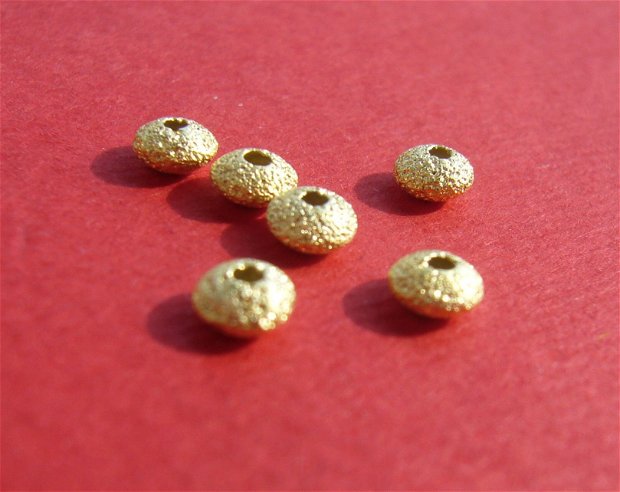 Disc stardust cu efect ''gold glitter'' din argint .925 aurit aprox 2.4x4 mm