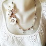 colier floral alb vintage