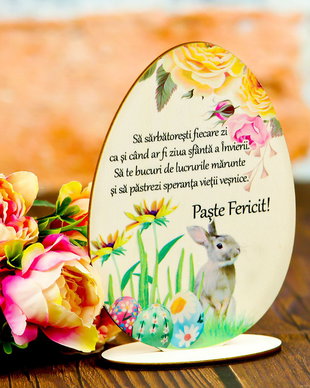 Decoratiune ou lemn personalizat cu mesaj pentru Paste