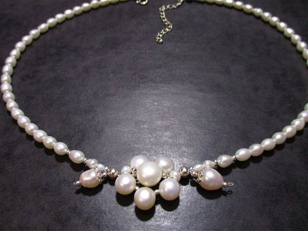 Colier argint si perle de cultura, cu floare din perle