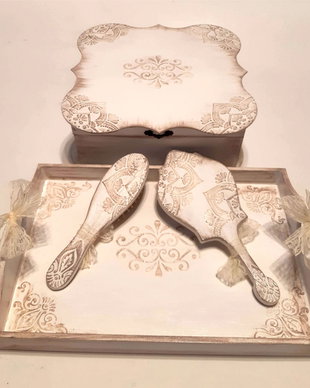 Set cufar, tava, umerase personalizate si accesorii pentru gatitul miresei cu aspect vintage