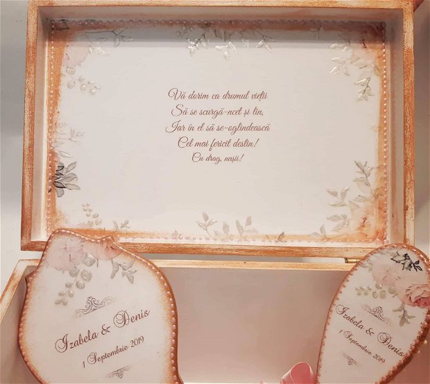 Set nunta, format din cufar dar 30/20/20 cm, cutie verighete, perie si oglinda mireasa