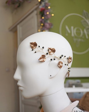 Agrafa accesoriu de par cu frunze aurii si cristale negre