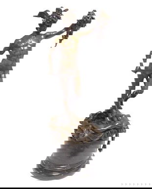 Perseus si Meduza  - statueta din bronz pe soclu din marmura