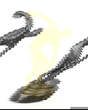 Discobolul lui Myron  - statueta din bronz pe soclu din marmura