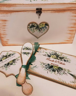 Cufar din lemn personalizabil, 30/20/18 cm sau 40/30/20 cm, pentru nunta / trusoul miresei, tema florala / eucalipt/ verde