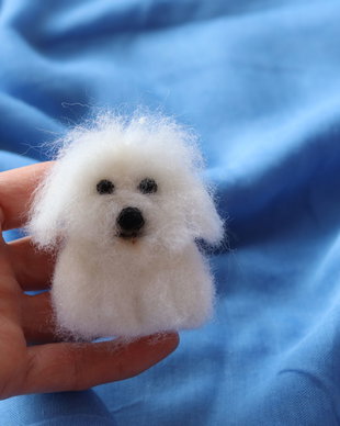 Brosa/ornament `Bichon 1`
