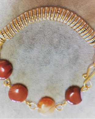Bratara din sarma gilt si banuti de carneol - life,prosperity & wealth