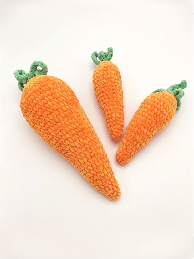 Decorațiune croșetată morcov - jucărie plush - pe comanda