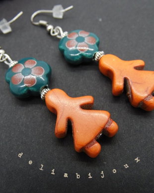 Cercei handmade unicat ceramica si howlite (cod627)