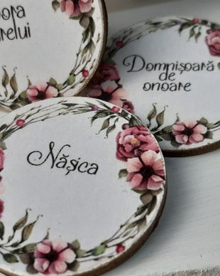 Cocarde /brose personalizate cu tema nuntii