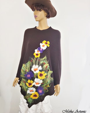 Poncho cu floricele impaslite