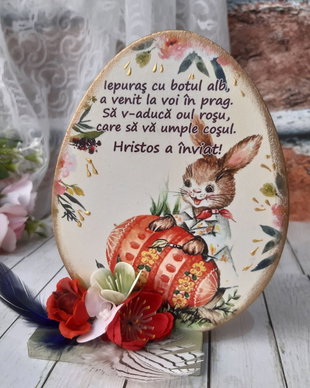 Decoratiune din lemn, in forma de ou,,  cadou pentru Paste