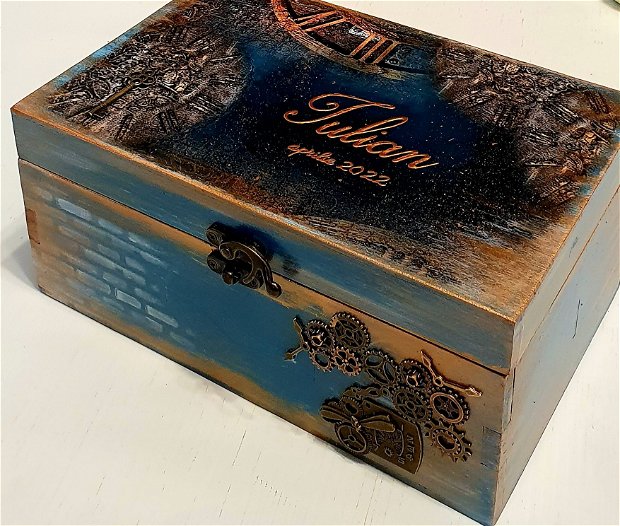 Cutie din lemn compartimentata pentru 6 ceasuri, cu aspect vintage si elemente steampunk