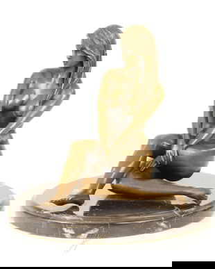 Femeie nud - statueta din bronz pe soclu din marmura