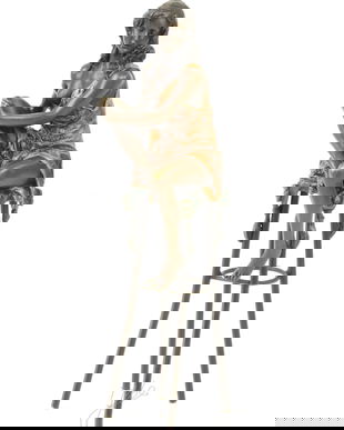 Doamna la bar - statueta din bronz pictat