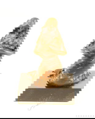 Femeie cu pruncul - statueta din bronz pe soclu din marmura