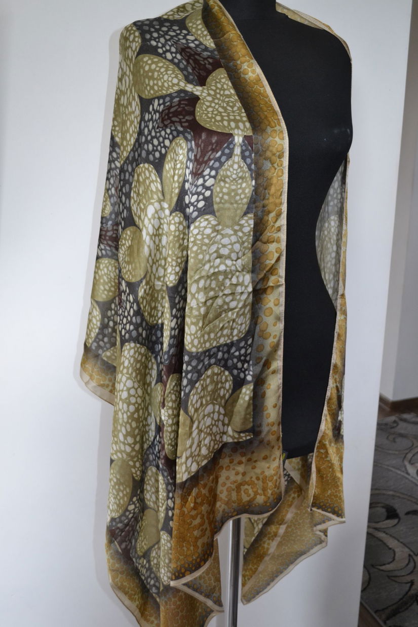 Esarfa Fendi noua