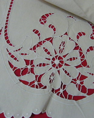 Runner broderie manuala 90 cm