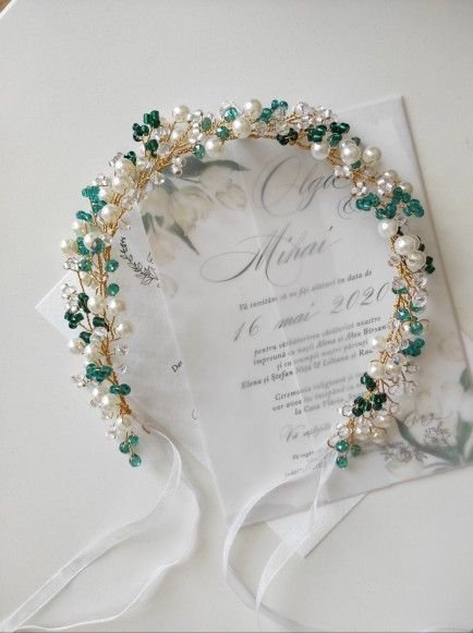 "Mint.e-ma frumos" - coronita mireasa cu accente verde-menta
