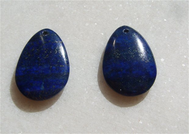 (2 bucati) Briolete din lapis lazuli aprox 5-5.5x20.5x30.5 mm
