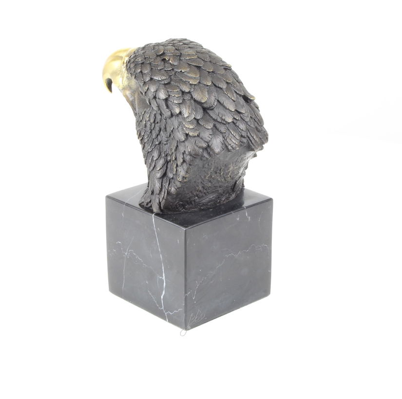 Cap de vultur - statueta din bronz pe soclu din marmura