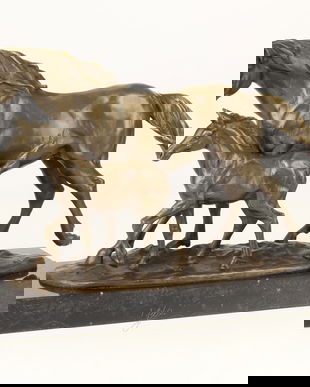 Cai - statueta din bronz  pe soclu din marmura