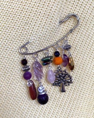 REZERVAT V.!!! BROSA ~PURPLE FOREST~ agate,cuarț roz,Jad,hematit,ametist,piatra soarelui,cristale fatetate,accesorii argintate