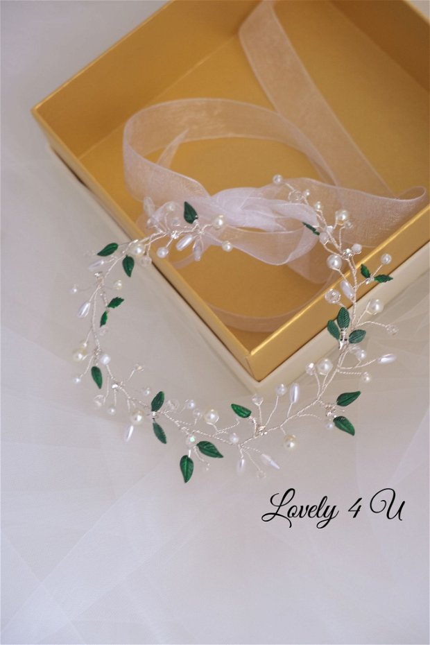 RIANA Bentita cu perle și frunze