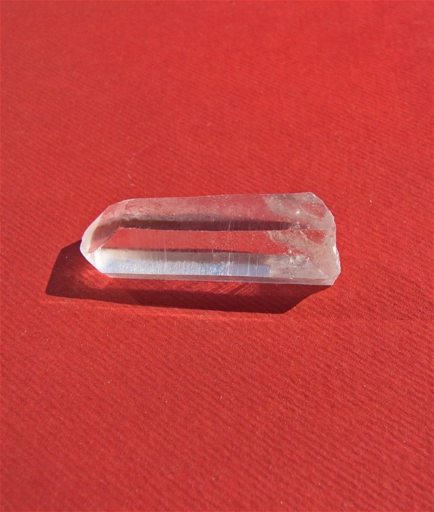 Cristal de stanca varf aprox 11x12x37 mm