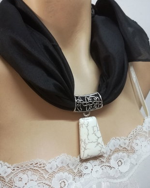 Eşarfă colier