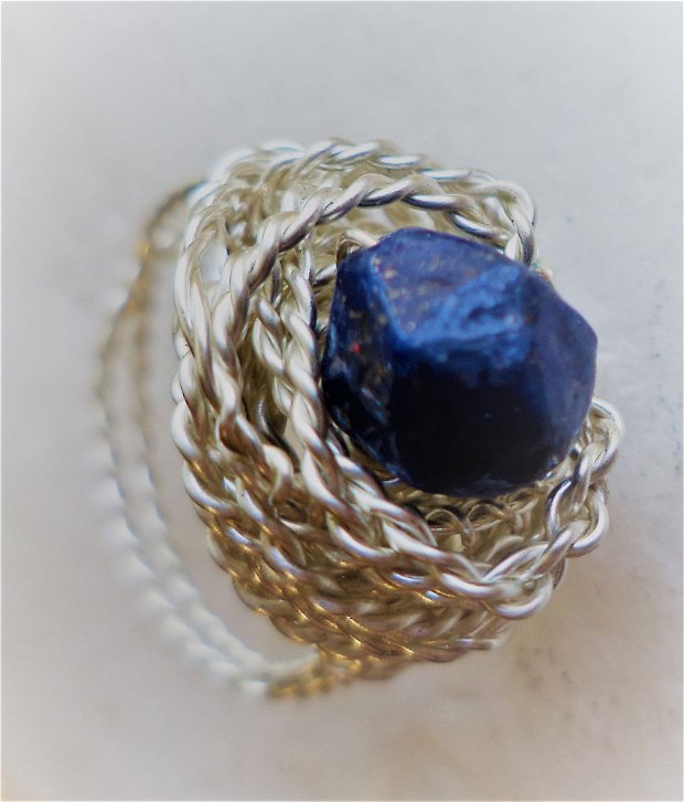 Inel handmade din sarma cupru placata cu argint si lapis lazuli