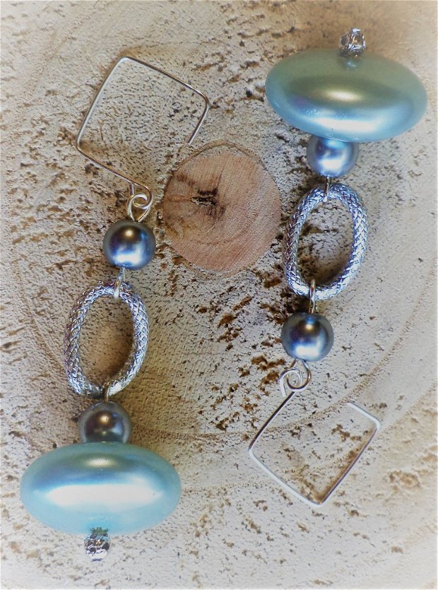 Cercei handmade cu perle din sticla