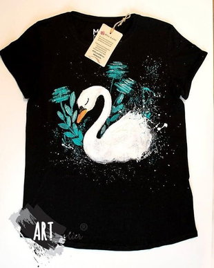 Tricou pictat manual, Swan Dream - La Comanda