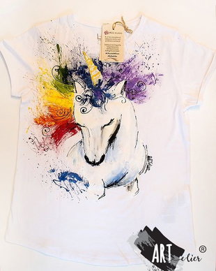 Tricou pictat manual, Rainbow Unicorn - La Comanda