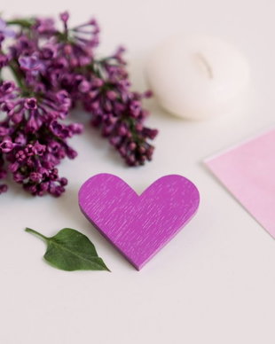 #CuInimaLaPurtător | Broșele | Violet Deschis