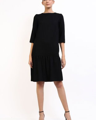 Rochie dreapta neagra cu volan aplicat Tashia