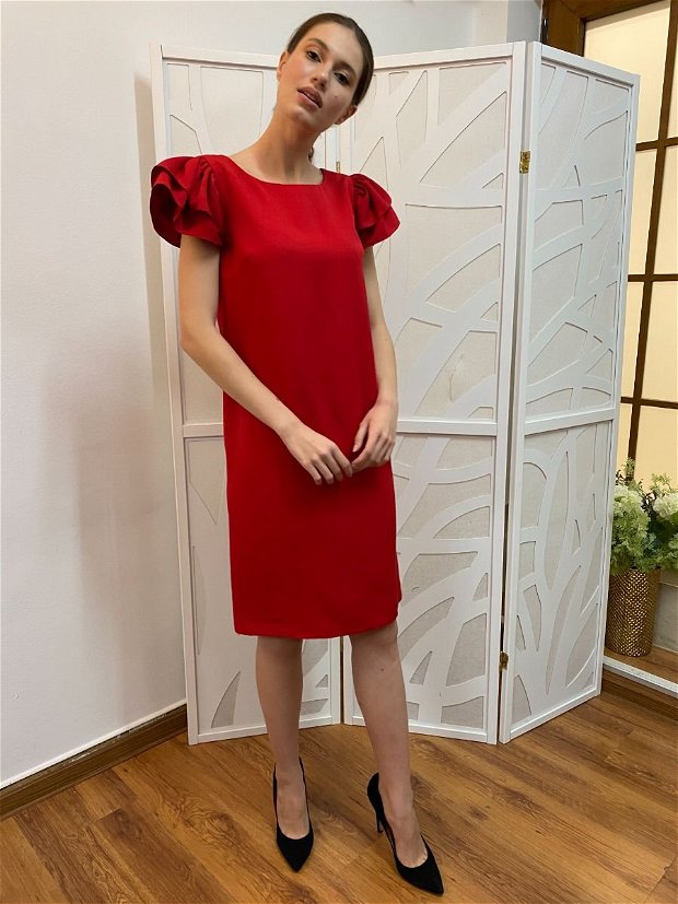 ROCHIE RED LILLY