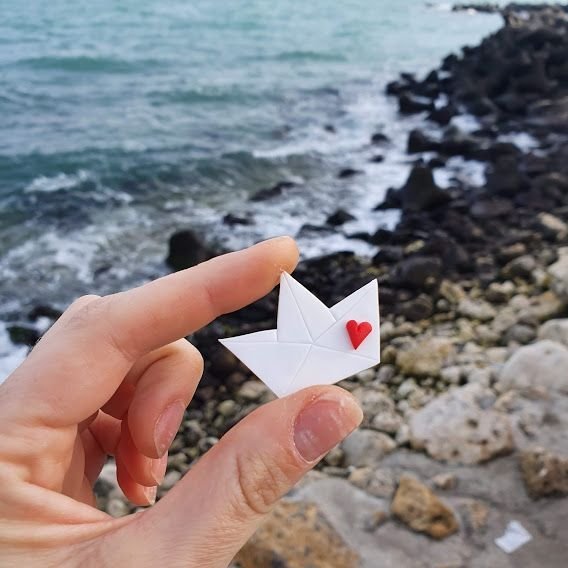 Brosa barcuta origami