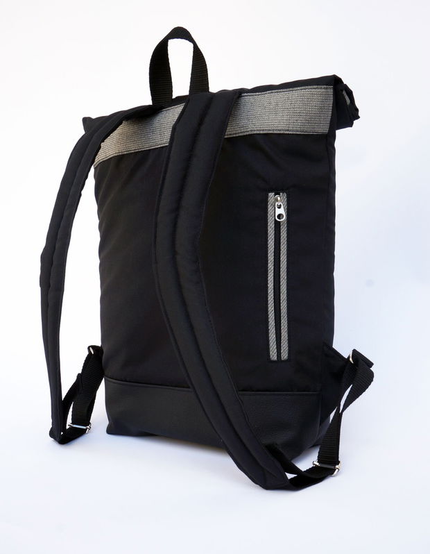 Rucsac roll-top mediu - Black with a little shine