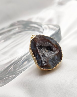 GREY CAVE PENDANT